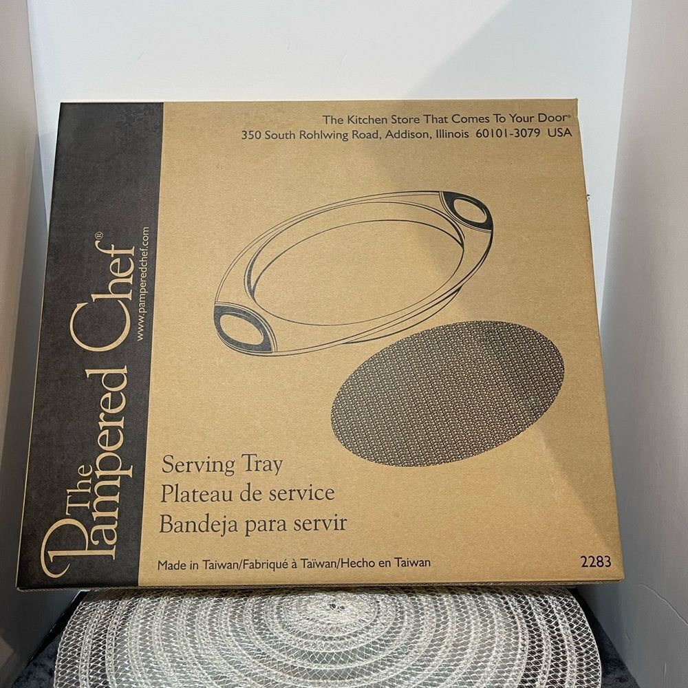 The Pampered Chef Serving Tray 2283 NWT